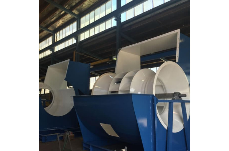 Large-industrial-ventilation-fans-for-the-dairy-industry-1-777x513