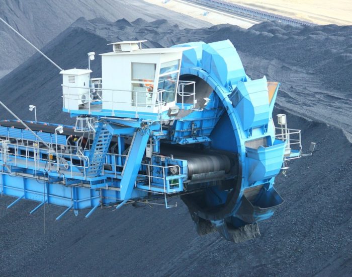 Coal shipping terminal with Dry Fog systems